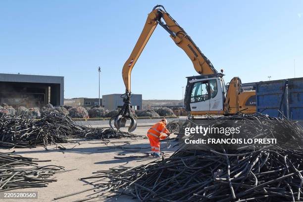 Sort Cables 52 Nexans Cable Photos & High Res Pictures - Getty Images