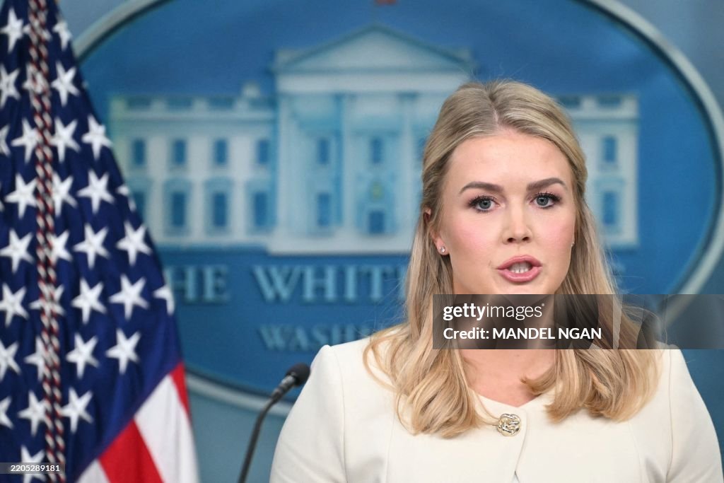 US-POLITICS-LEAVITT-BRIEFING