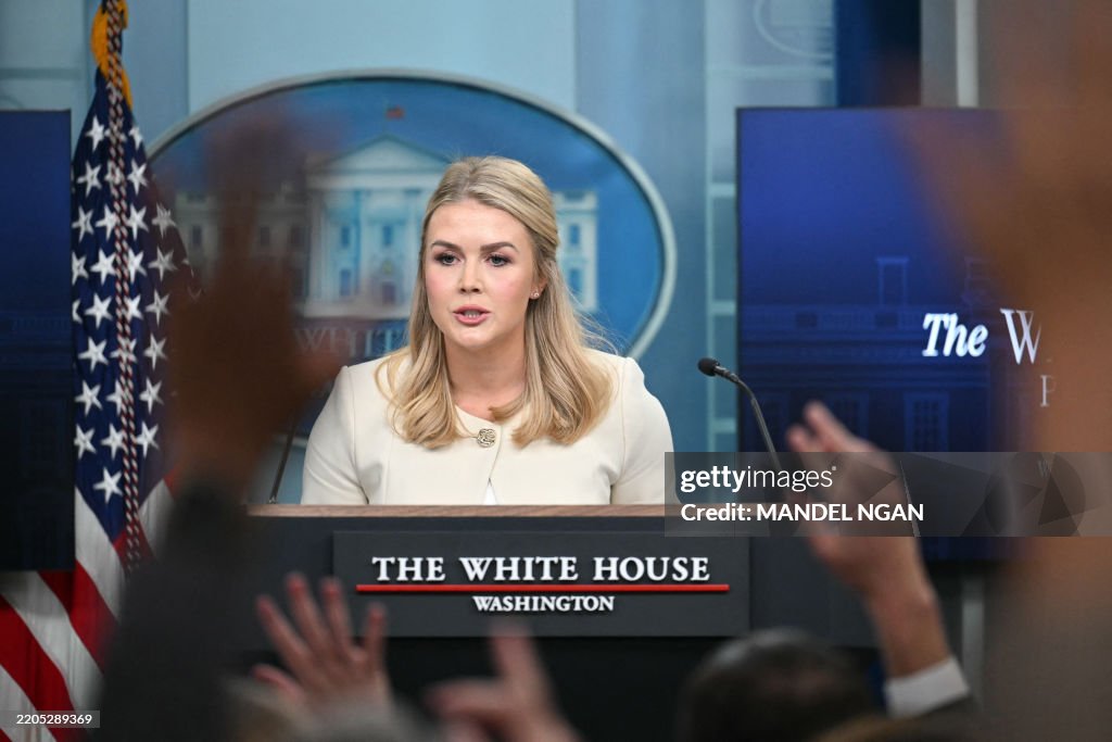 US-POLITICS-LEAVITT-BRIEFING