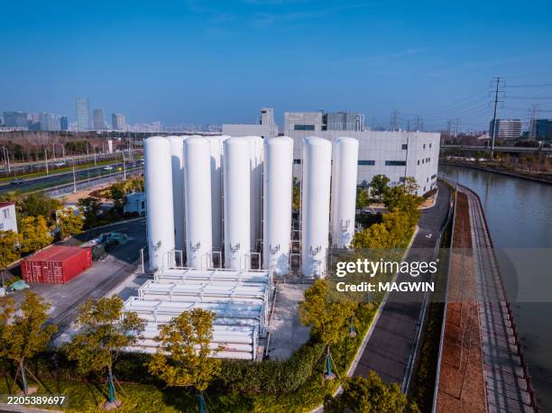 aerial view of helium and liquid nitrogen tank,chemical plant - tanque de la gasolina fotografías e imágenes de stock