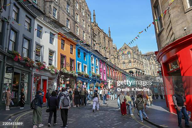 the grassmarket in the scottish city of edinburgh - edinburgh people stock pictures, royalty-free photos & images