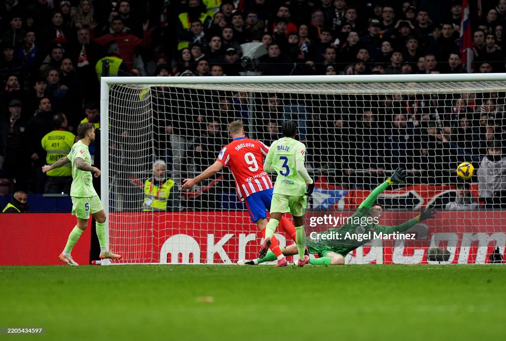 Atletico de Madrid v FC Barcelona - La Liga EA Sports