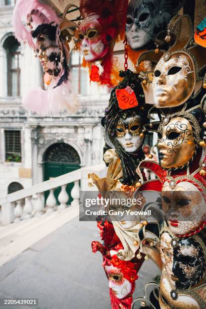 masks in venice - venetian mask stock pictures, royalty-free photos & images