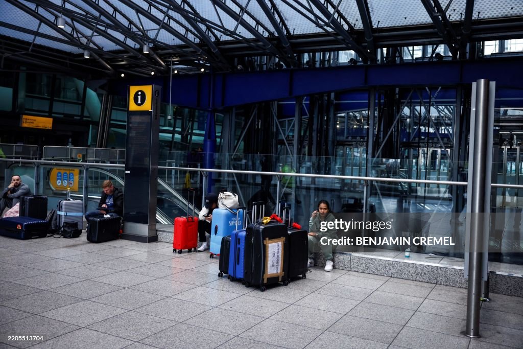 BRITAIN-AIRPORT-HEATHROW-AVIATION-FIRE