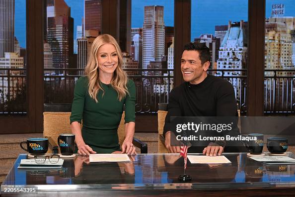 Kelly Ripa Live MARK - Kelly Ripa and Mark Consuelos co-host