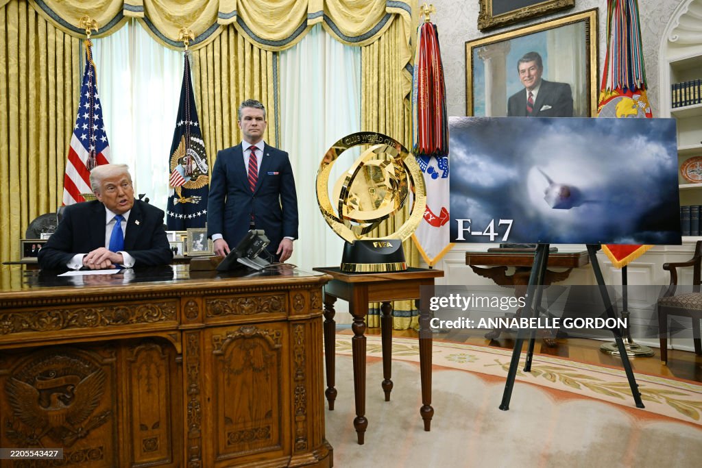 Trump Secdef Pic US President Donald Trump, with Secretary of Defense Pete Hegseth ...