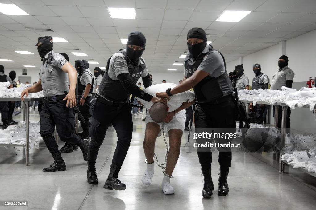 Salvadoran Government Receives 238 Alleged Members Of Criminal Organizations 'Tren De Aragua' and 'MS13'