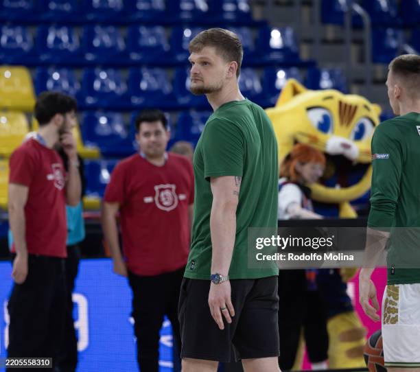Coach Zalgiris 70 Zalgiris Sabonis Photos & High Res Pictures - Getty Images