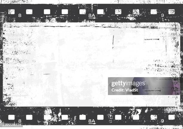 ilustraciones, imágenes clip art, dibujos animados e iconos de stock de tira de película analógica grunge fondo desgastado - borde negro