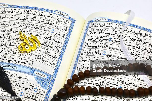 islamic prayers - allah stockfoto's en -beelden