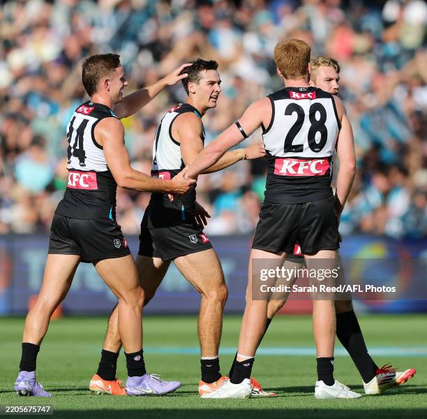 Connor Rozee Signature 4,008 Rd Richmond V Port Adelaide Stock Photos, High-Res Pictures, and ...