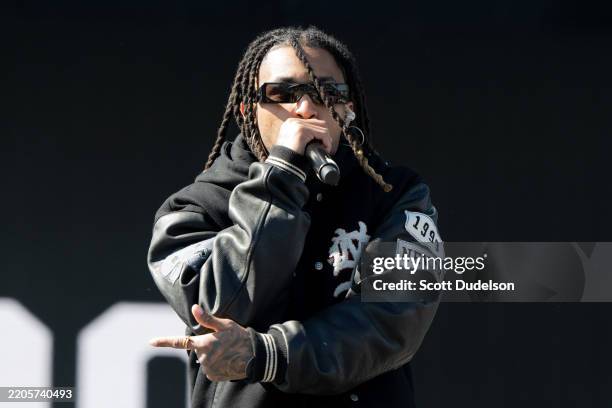 Elgetty Rapper 56 Ddg Rapper Stock Photos, High-Res Pictures, and Images - Getty Images