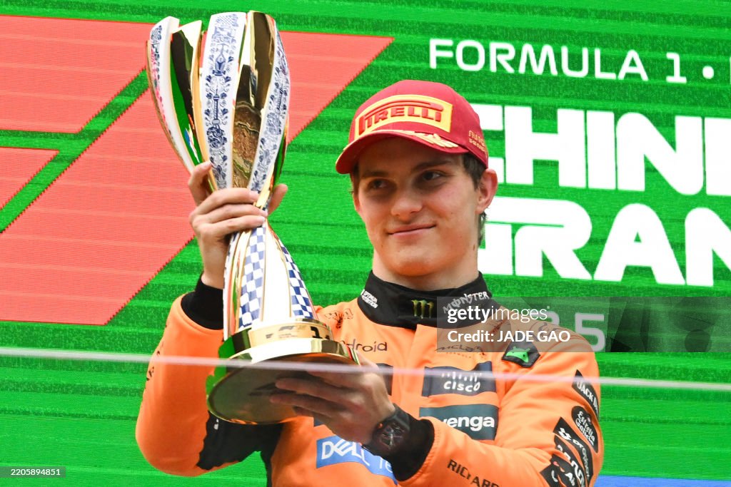 TOPSHOT-AUTO-PRIX-F1-CHN-PODIUM