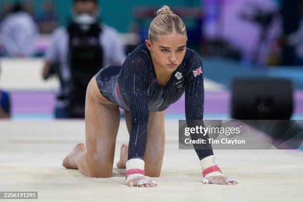 Ruby Exercise Routine 496 Ruby Evans Photos & High Res Pictures - Getty Images
