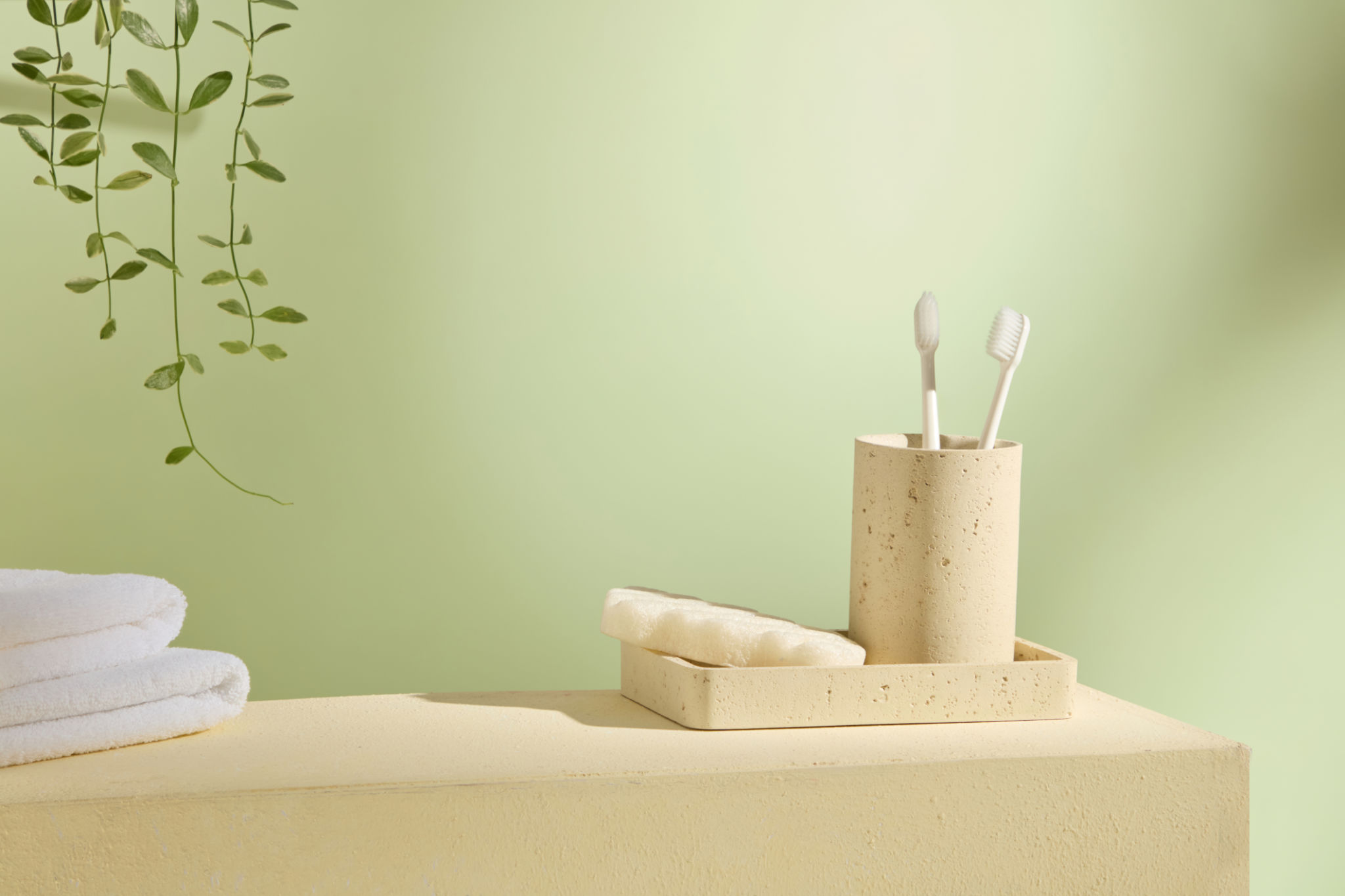smart toothbrush holder