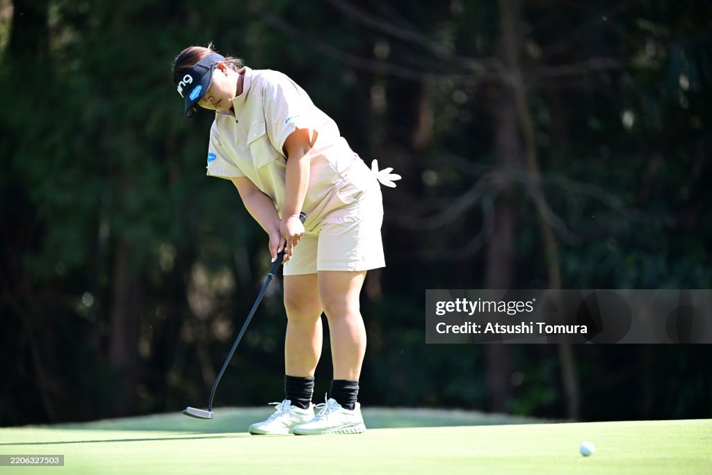 V POINT x SMBC LADIES GOLF TOURNAMENT - Round Two