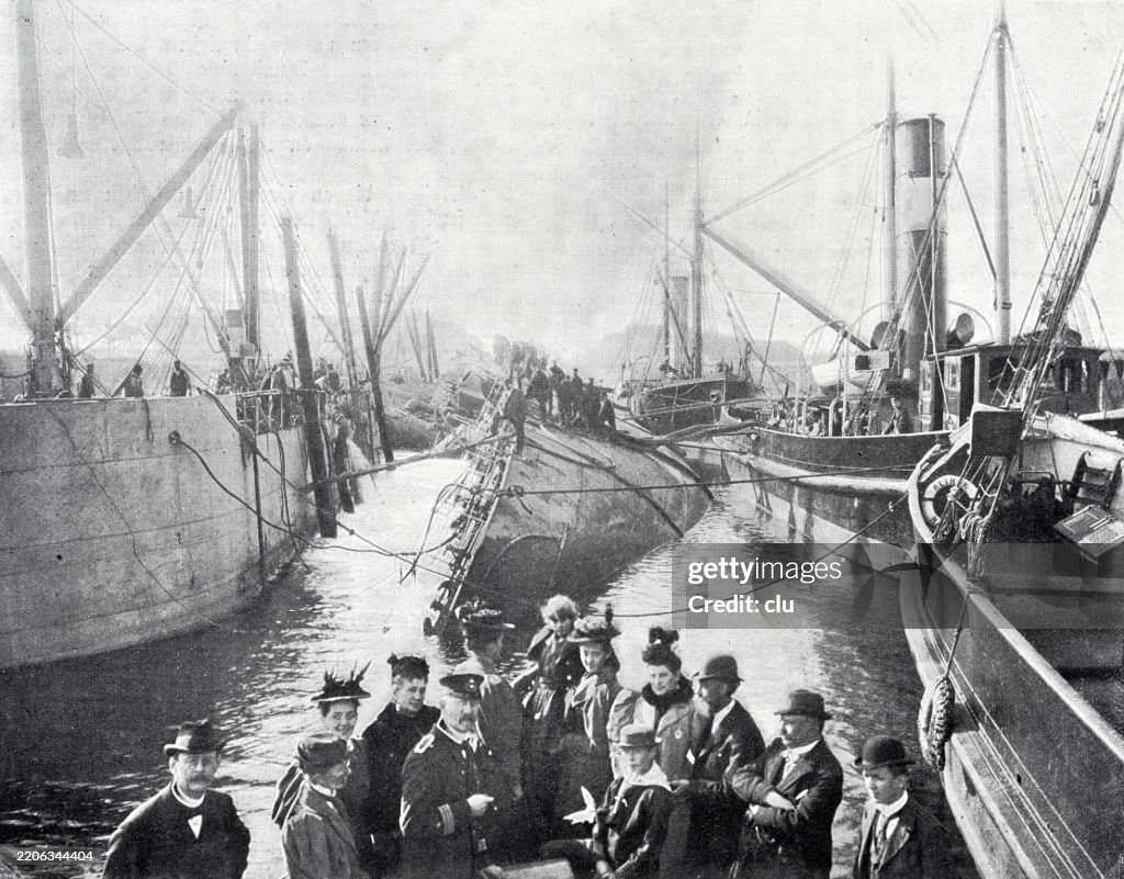 A steamer (Johan Siem) that sank in the Kiel Canal is salvaged