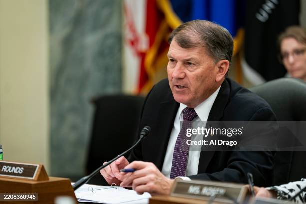 Mike Rounds Upset 4,947 Mike Rounds Photos & High Res Pictures - Getty Images