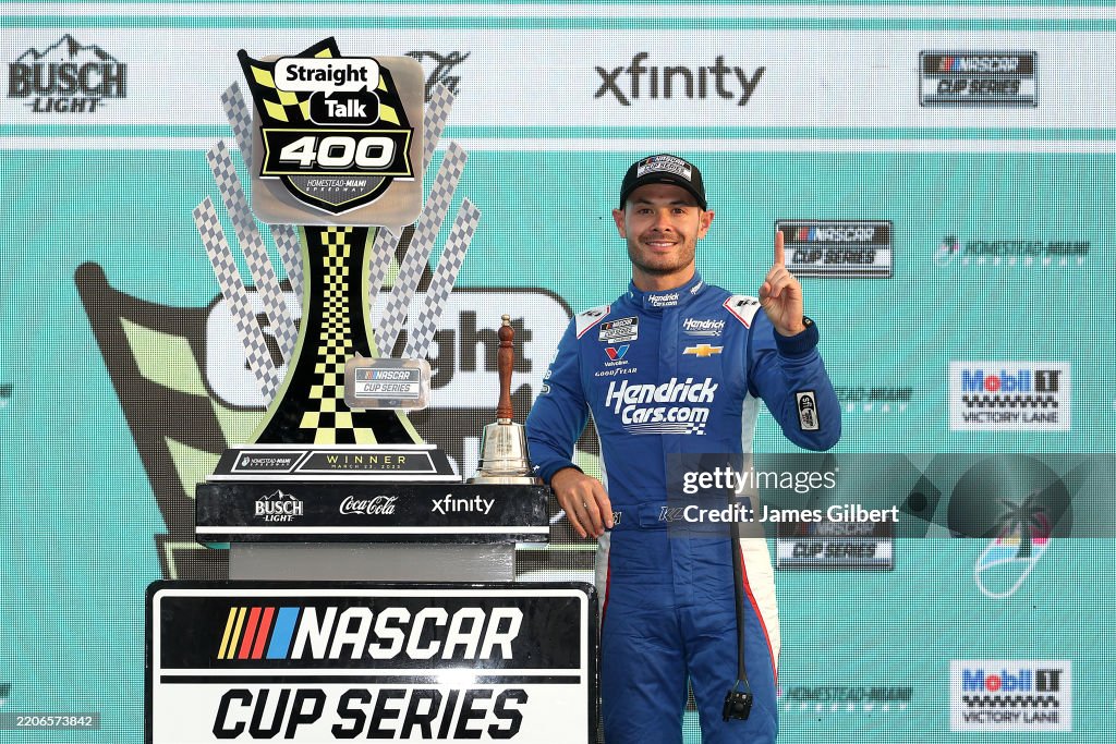 NASCAR Cup Series Straight Talk Wireless 400