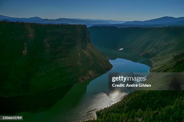 flaming gorge reservoir - flaming gorge reservoir stock pictures, royalty-free photos & images
