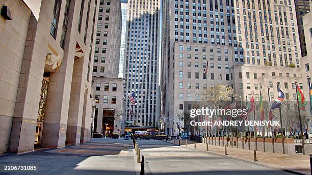 rockefeller center empty. sunrise. reopening the economy - rockefeller center stock pictures, royalty-free photos & images