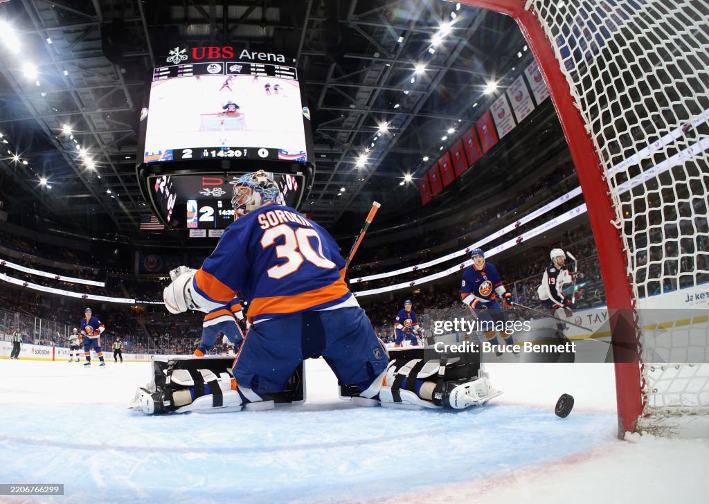 Columbus Blue Jackets v New York Islanders