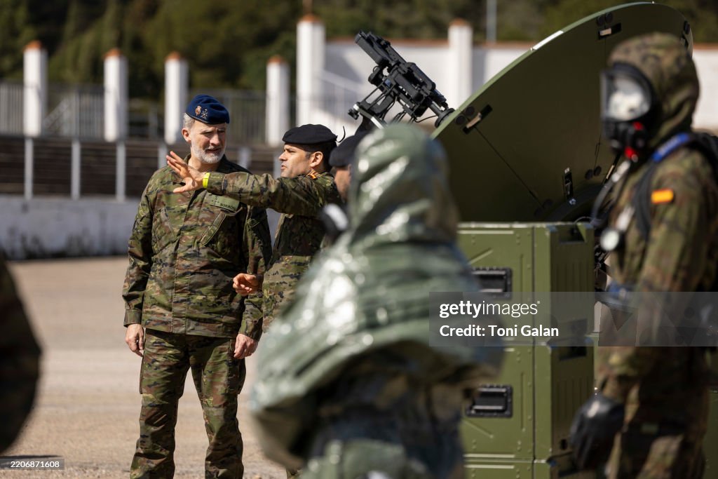 King Felipe Of Spain Visits The Brigade "Aragón I" In Zaragoza