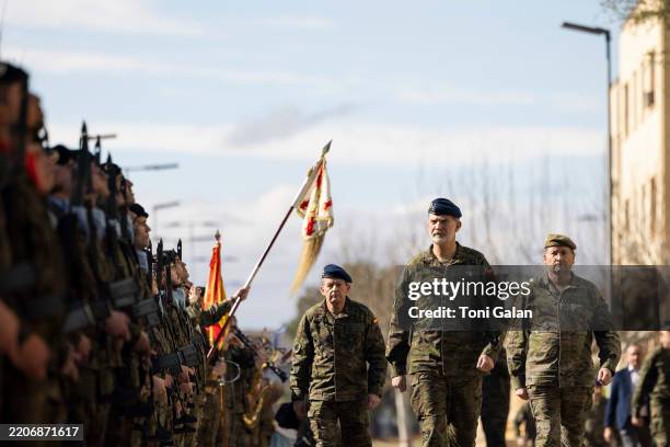 King Felipe VI during a visit to the 'Aragon I' Brigade of the Spanish Army, at the 'San Jorge' Discontinuous Base on March 25, 2025 in Zaragoza,...
