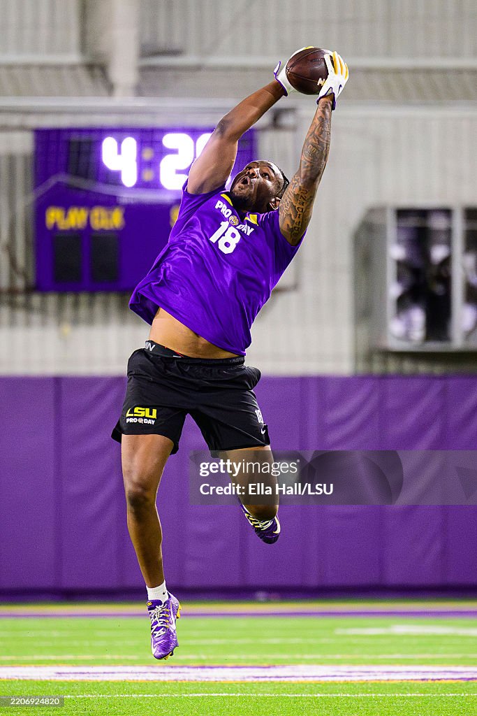 Perrin Rittner Lsu Greg Penn III of LSU Tigers doing position drills during LSU's Pro ...