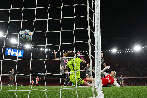 Alessia Russo of Arsenal scores the opening goal during the UEFA Women's Champions League Quarter Finals Second Leg match between Arsenal FC and Real...