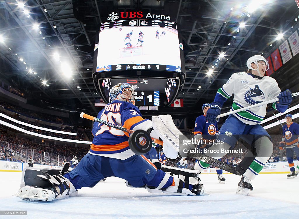 Vancouver Canucks v New York Islanders