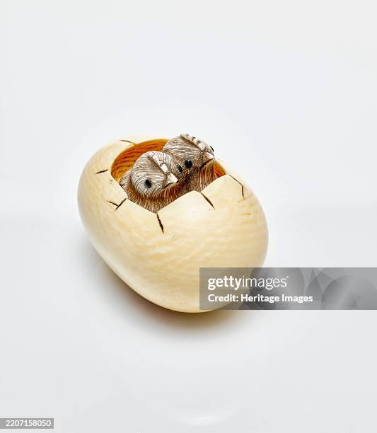 Netsuke Insect 887 Netsuke Stock Photos, High-Res Pictures, and Images - Getty Images