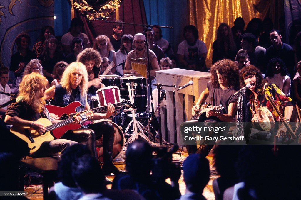 Aerosmith Perform For 'MTV Unplugged'