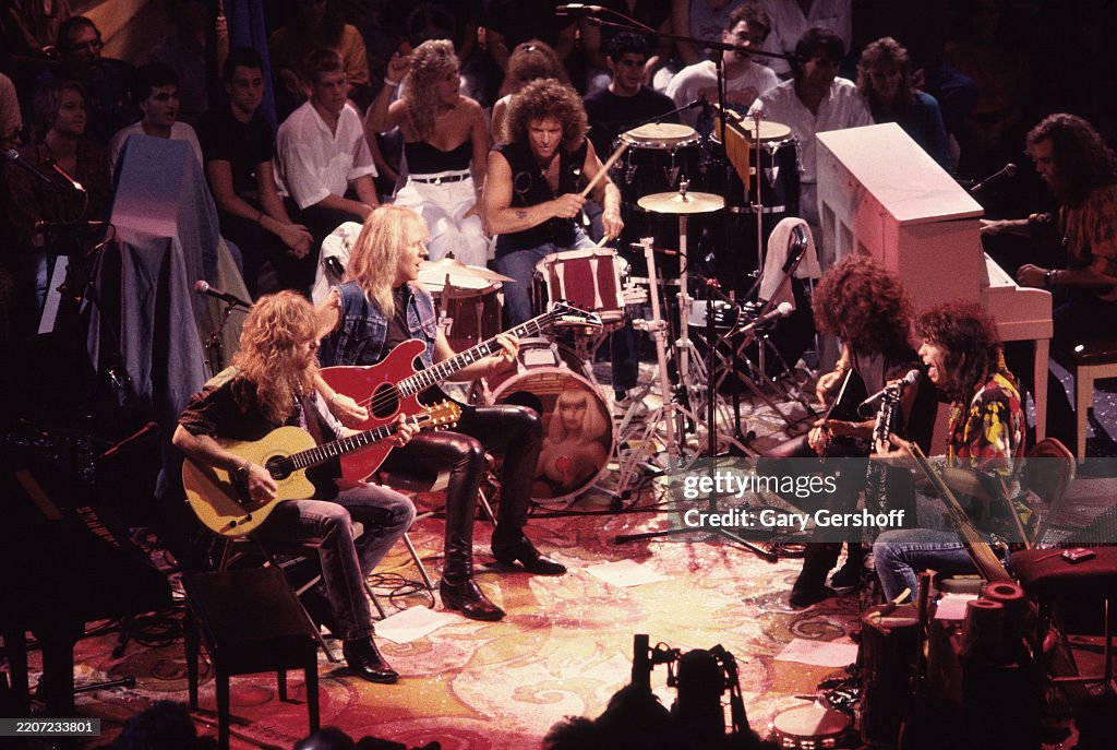Aerosmith Perform For 'MTV Unplugged'