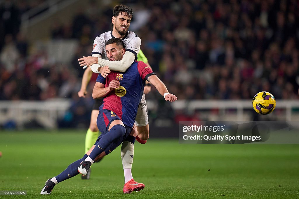 FC Barcelona v CA Osasuna - La Liga EA Sports