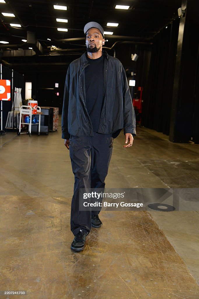 Houston Rockets v Phoenix Suns