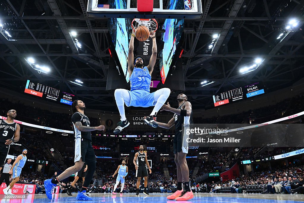 San Antonio Spurs v Cleveland Cavaliers