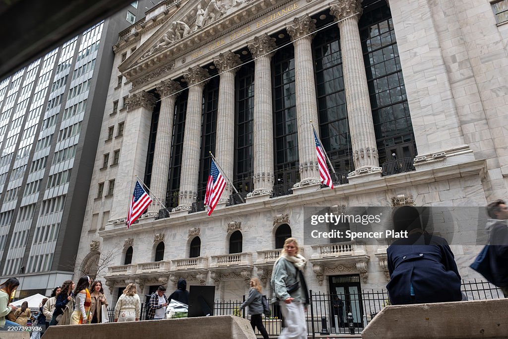 Inflation Fears And Tariff Worries Drag Down Dow Jones Average