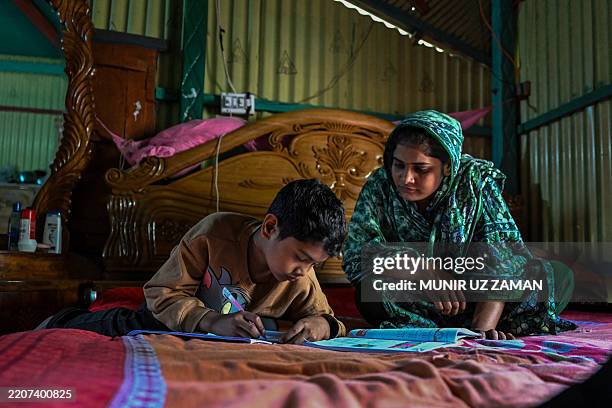 Junayed Mother 5,880 Bangladeshi Boys Stock Photos, High-Res Pictures, and Images ...