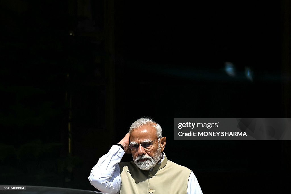 TOPSHOT-INDIA-CHILE-POLITICS-DIPLOMACY