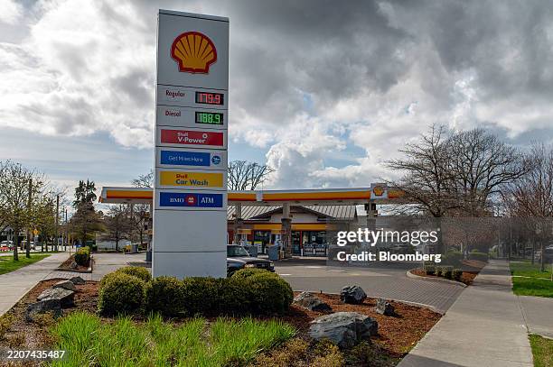 Victoria Perth Shell 109 Victoria Station British Columbia Stock Photos, High-Res Pictures ...