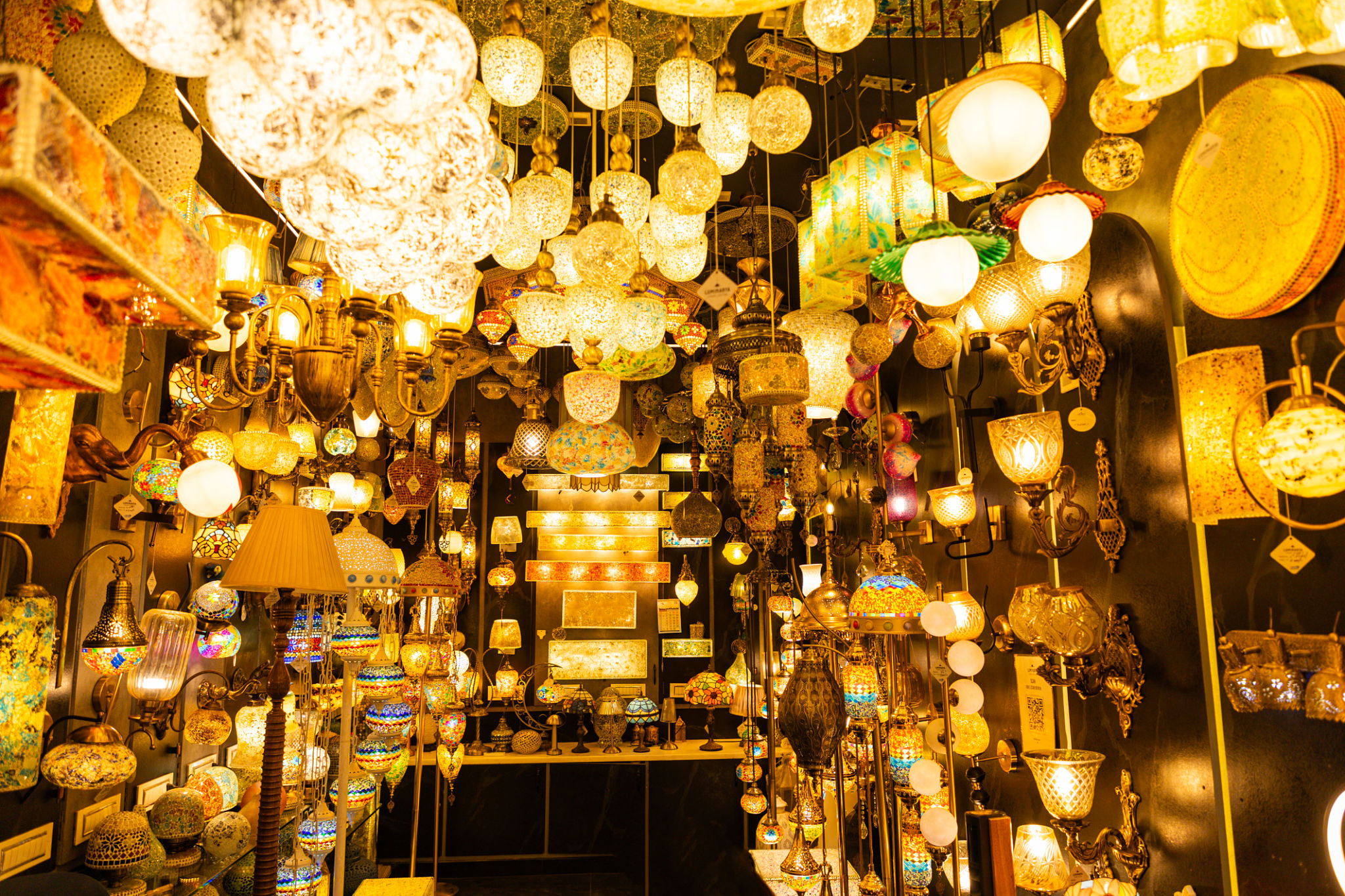 chandelier shop