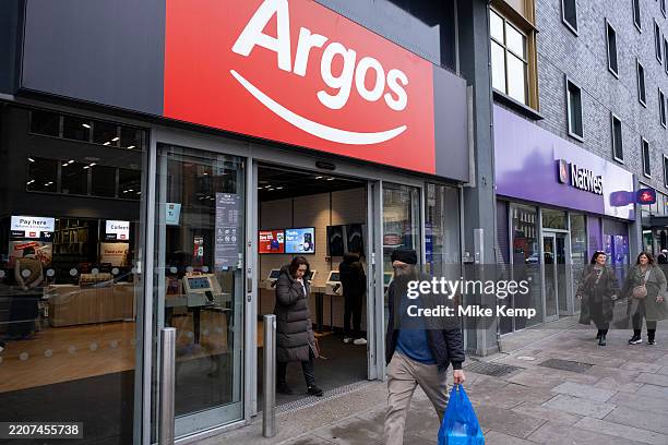 Argos Rochdale 80 Argos In Street Stock Photos, High-Res Pictures, and Images - Getty ...