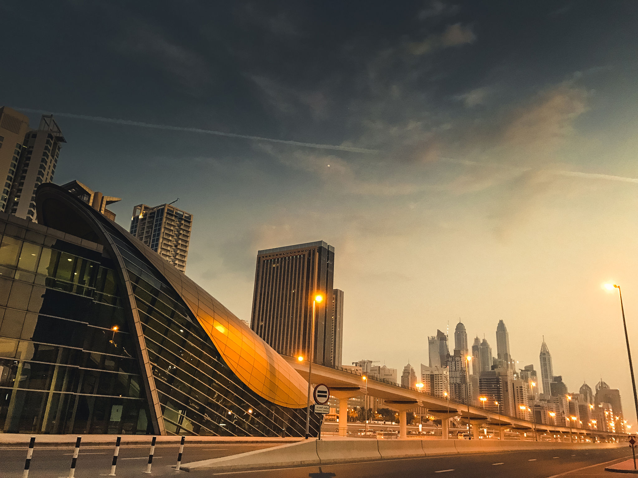 DUBAI METRO STATION UAE DUBAI METRO STATION UAE