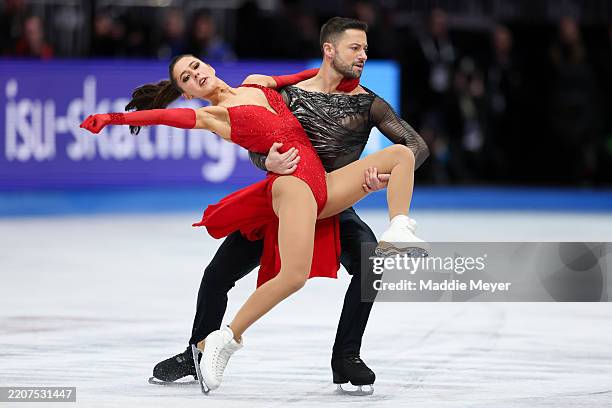 Lilah Fear and Lewis Gibson of the Great Britain compete in Ice Dance Free Dance during the 2025 ISU World Figure Skating Championships at TD Garden...