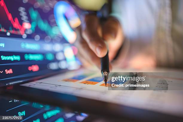 professional user preparing and cleaning datasets for machine learning model accuracy transforming raw data into valuable insights through preprocessing 2025 - data science stock pictures, royalty-free photos & images