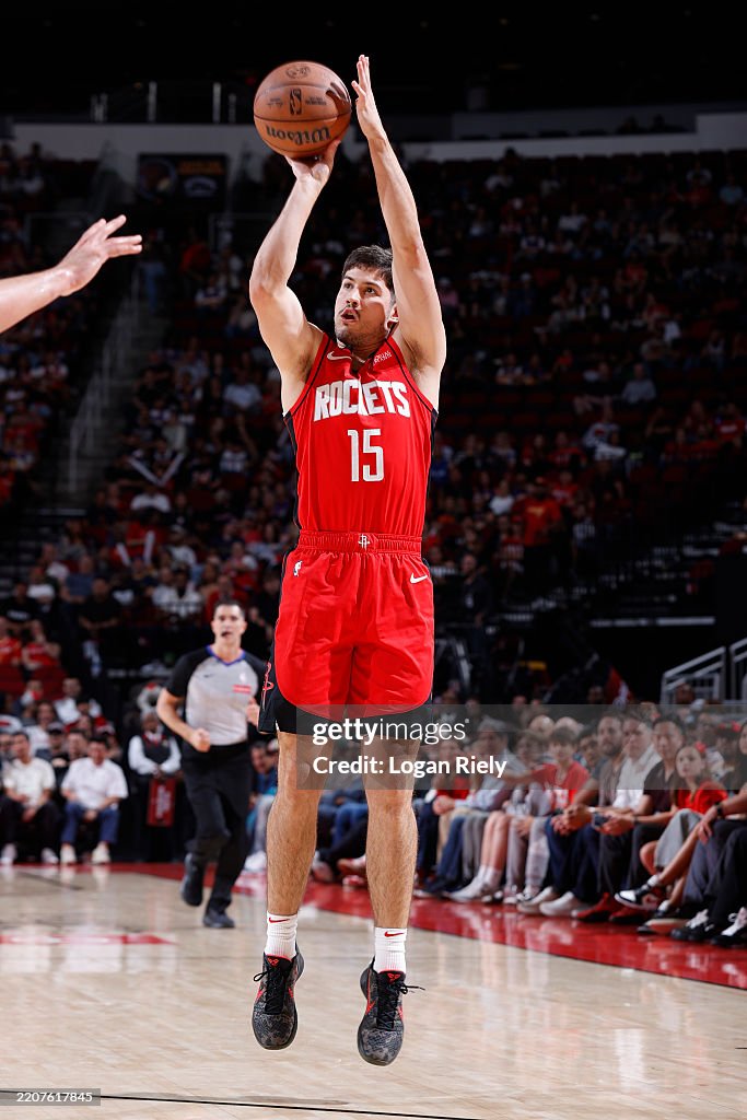 Sheppard Houston Rockets Reed Sheppard of the Houston Rockets three point basket against the ...