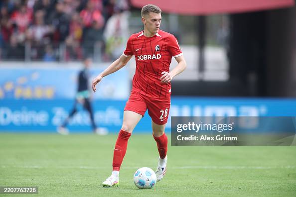 Ginter Matthias Ginter of SC Freiburg controls the ball during the... News ...