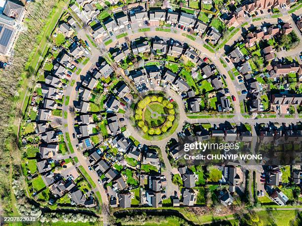 aerial photo of the town of monkston in milton keynes, uk - geometric shape stock pictures, royalty-free photos & images