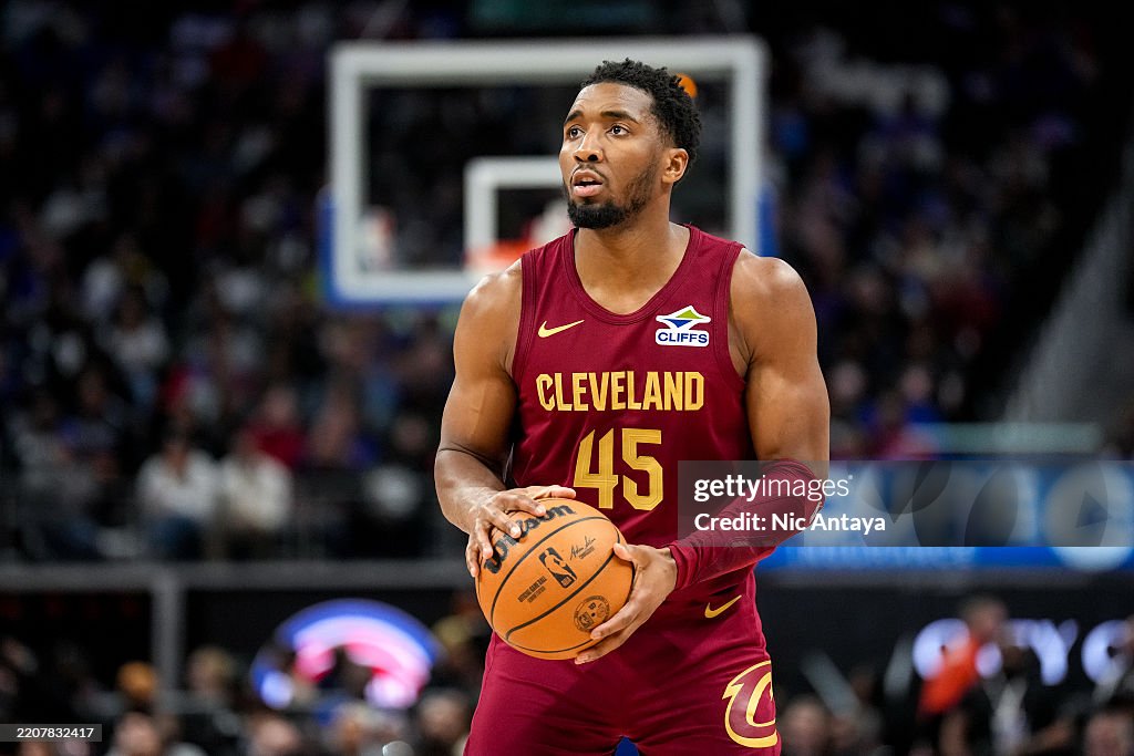 Cleveland Cavaliers v Detroit Pistons
